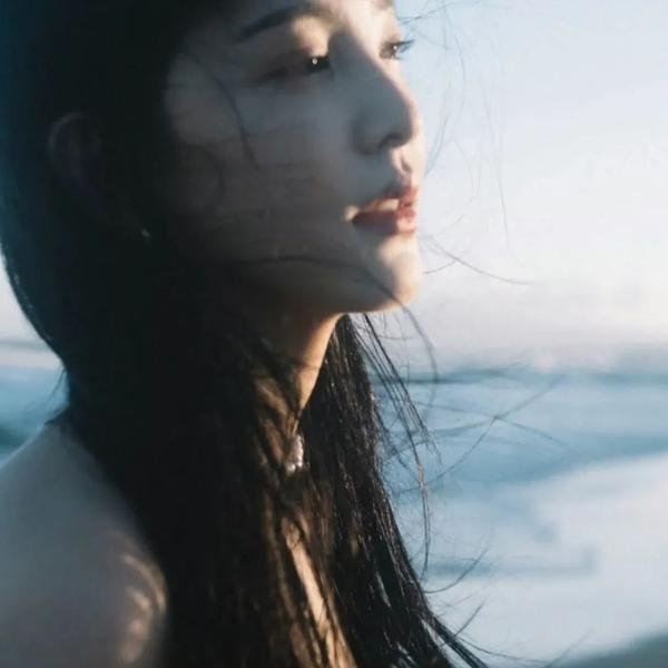 三个扑火的少年